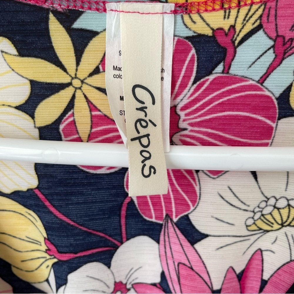 Crepas V Neck Sleeveless Women’s Size 1X in bright floral print - Picture 4 of 7